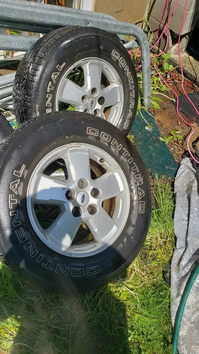 4 Continental tires and Ford rims P235/70R16 in Tires & Rims in City of Montréal - Image 3