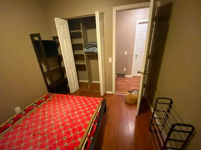Furnished room 2 mins to Rundle Station