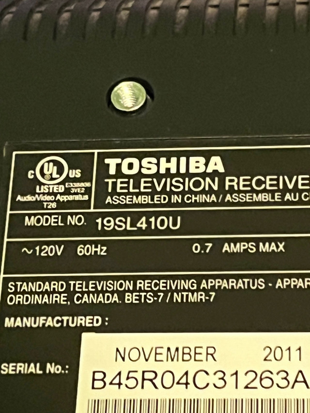 Toshiba TV 19SL410U in TVs in St. John's - Image 4