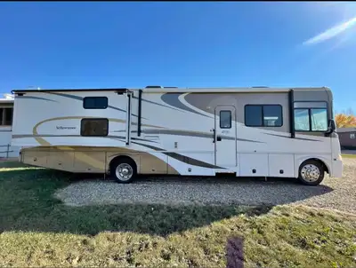 *OPEN TO TRADES* show me what you have Looking for the perfect RV for your next family adventure? Th...