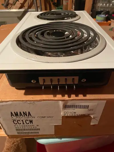 This is an Amana cooktop, model CC1CW