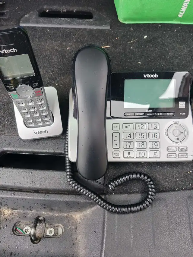 Vtech corded/cordless digital answering system in Home Phones & Answering Machines in Stratford - Image 7