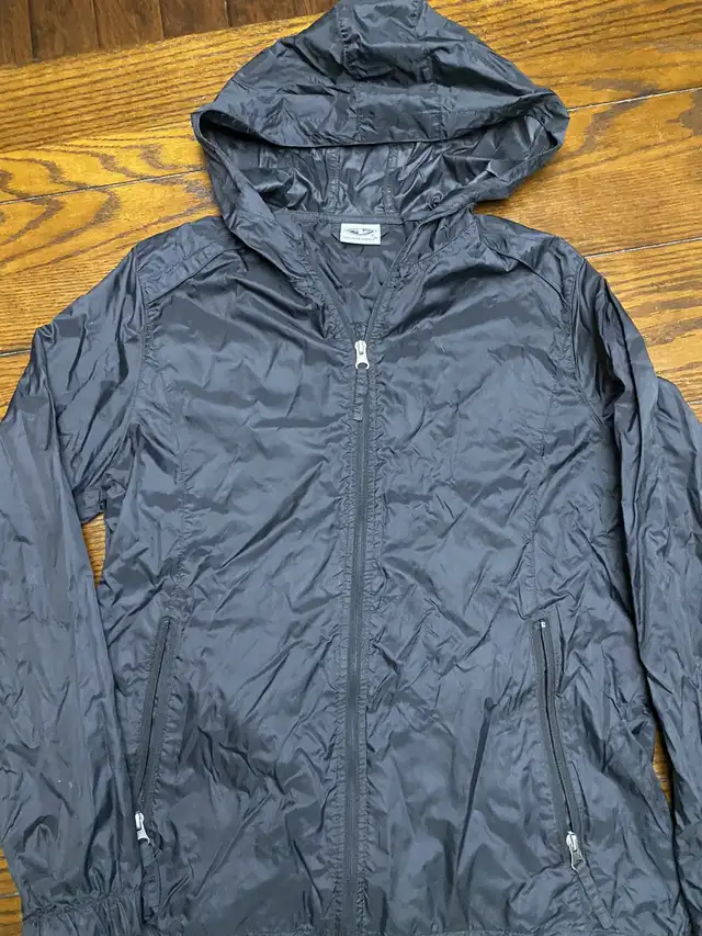 Woman’s rain jacket in Women's - Tops & Outerwear in Chatham-Kent - Image 2