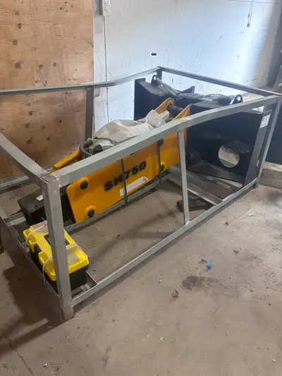 1200$ per breaker 2 breakers 2400$ package deal! This brand new Agrotk SSHH680 skid steer hydraulic...