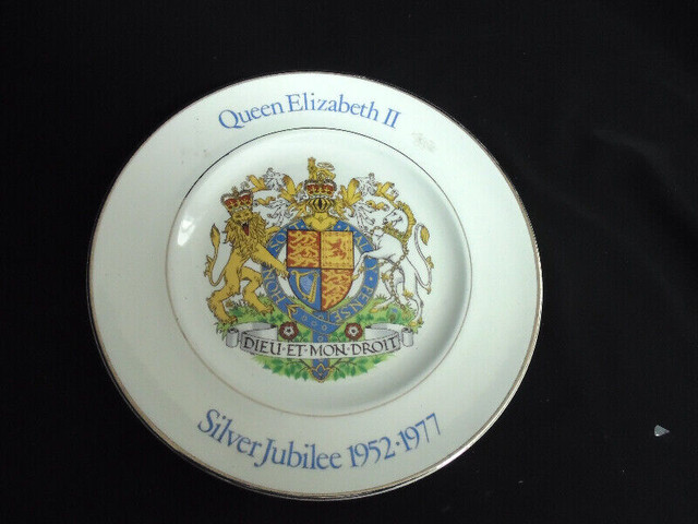 Queen Elizabeth Silver Jubilee Collector Plate in Arts & Collectibles in Moncton