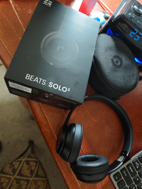 almost new BEATS SOLO3 Headphone