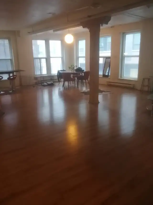 2200–4000 sq ft Loft for Rent in Downtown Montreal, Near Metro