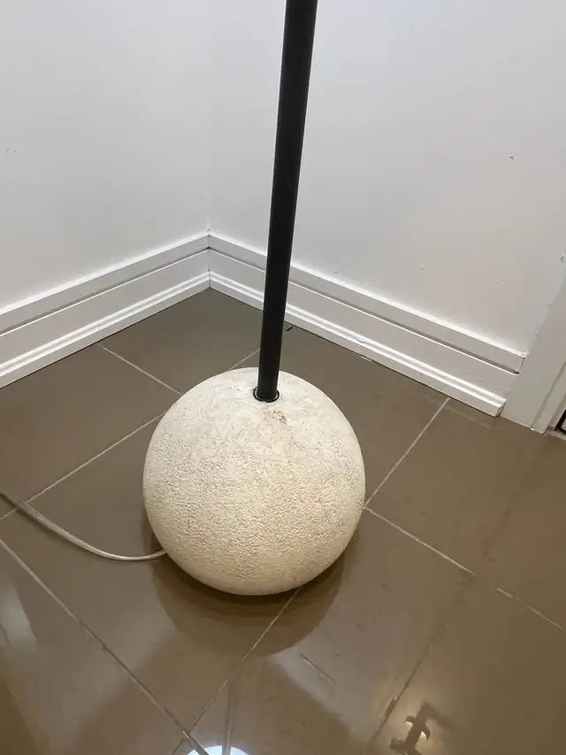 Floor Lamp  in Indoor Lighting & Fans in Markham / York Region - Image 4