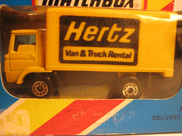 MATCHBOX MB 72 DELIVERY TRUCK HERTZ VAN & TRUCK RENTAL SEALED in Arts & Collectibles in London - Image 2