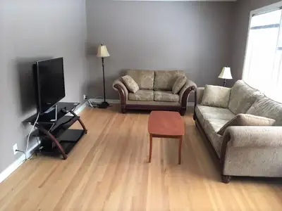 I have one very nice bedroom for rent. Very nice location. 15 minutes walk to the university. 2 minu...