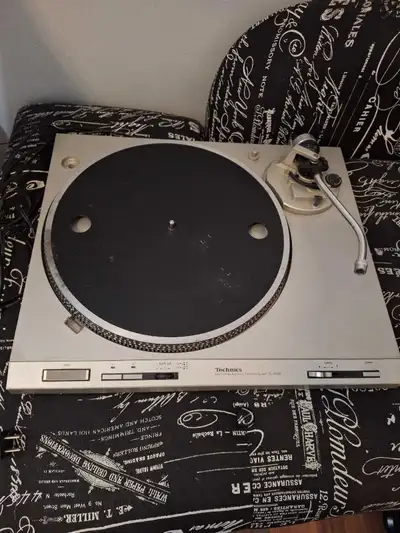Technics SL-D202 Direct Drive Turntable For Parts Or Repair, View more