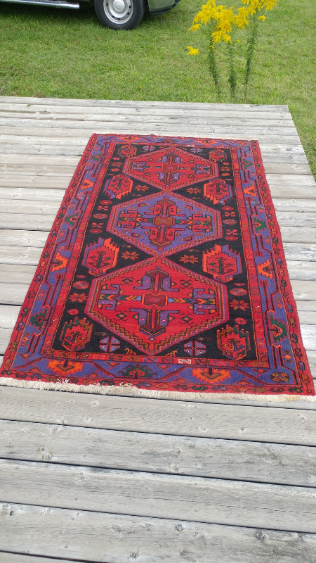 Antique Persian Carpet 5 x 7 ft. in Rugs, Carpets & Runners in Hamilton