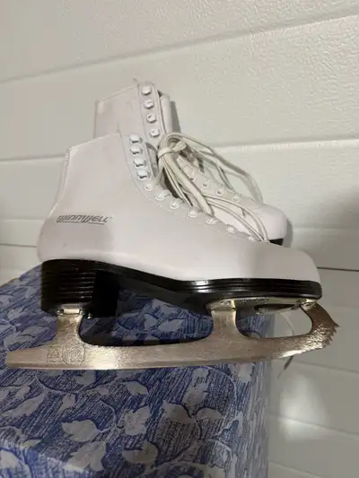 Figure skates, View more