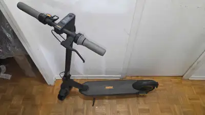 Segway KickScooter MAX G30P in MINT condition, View more