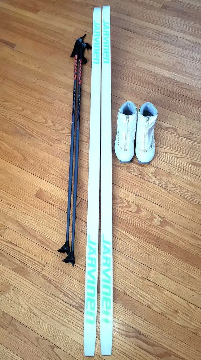 Cross Country Ski set Waxless - Womens 6 - 11 / Youth/Mens 5-10 in Ski in Winnipeg - Image 9