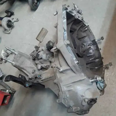 - Transmission manuelle pour Honda Civic 1.8L R18 environ 80000km 950$ -pour ceux qui veulent faire...