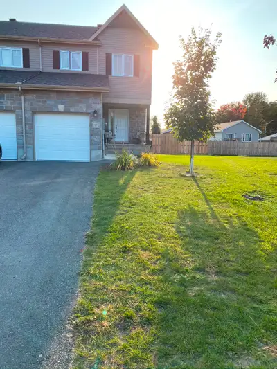 Nice residential semi located in newer subdivison off McConnell Ave. Close to hospital, shopping & H...