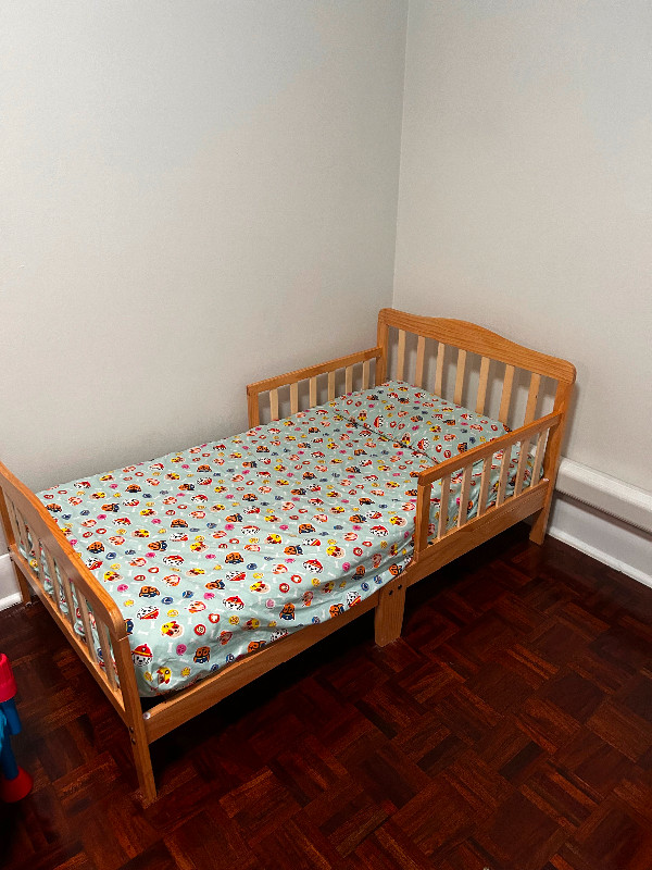 Wood toddler bed in Beds & Mattresses in City of Toronto