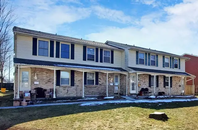 Condo townhouse for sale