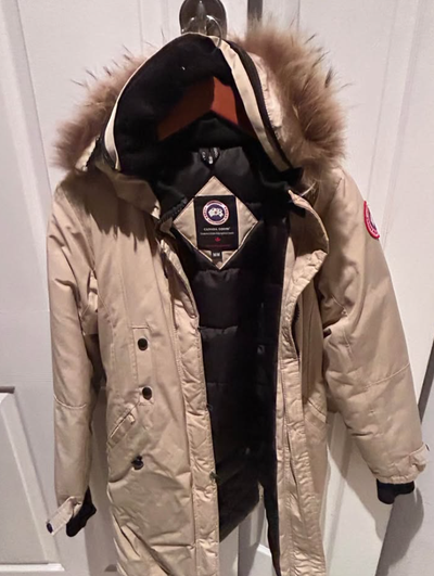 Canada Goose Size M, View more