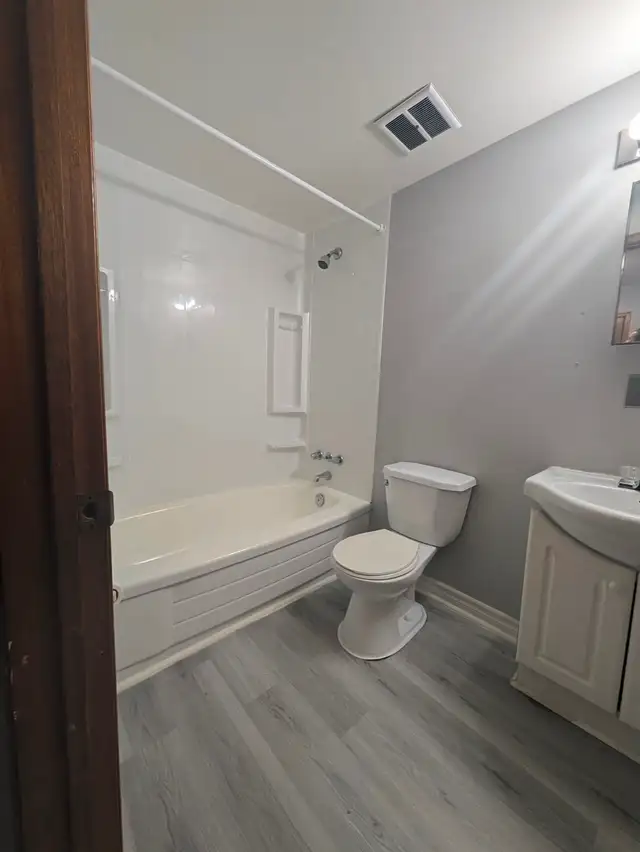 1 Bedroom Apartment for Rent — 4 Alfred Street, Dartmouth | Long Term ...