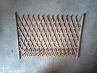 Wooden divider/fence as per attached pic