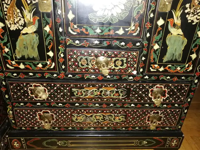 A Pair Chinese Black Lacquer Cabinets hand paint 30" tall in Bookcases & Shelving Units in Mississauga / Peel Region - Image 3