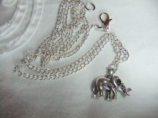 New Silver Elephant on a silver curb chain necklance in Jewellery & Watches in Mississauga / Peel Region - Image 2