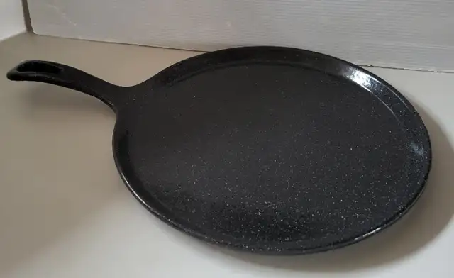 Nuwave Cast Iron 10.6” Griddle Pan Porcelain Enamel Coating in Kitchen & Dining Wares in Oshawa / Durham Region - Image 4