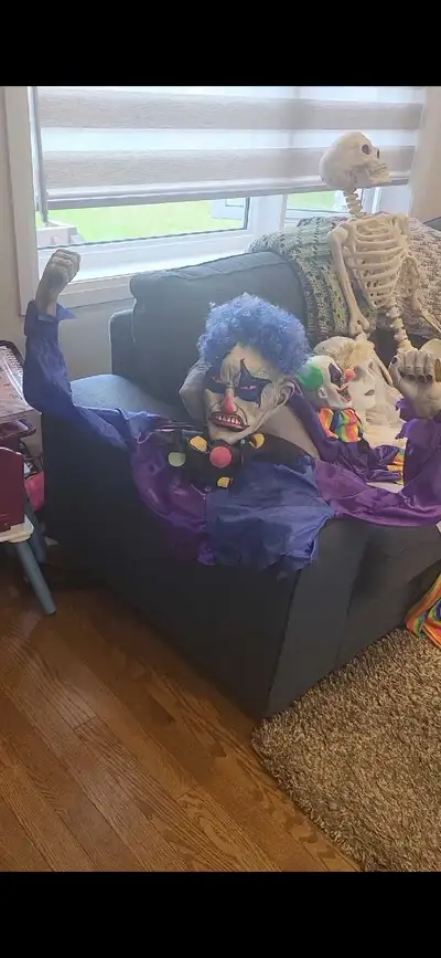 Scary clown table topper/counter prop