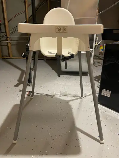 Used multiple times, some scratches on the board but still in a good condition. Comes from Pet free...