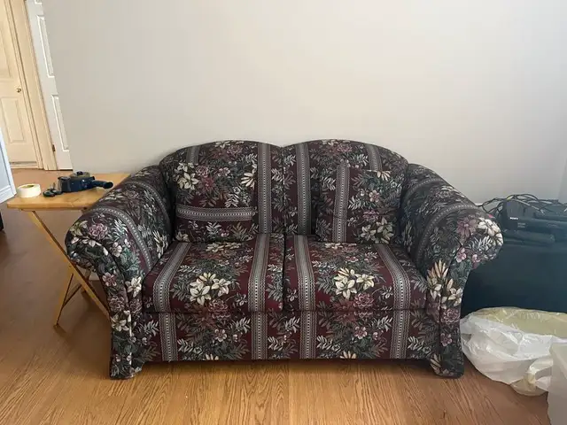 3 Piece Sofa / Loveseat / Chair Set in Couches & Futons in City of Halifax - Image 3