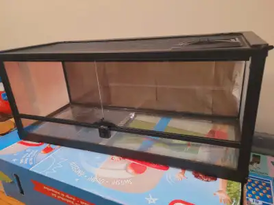 Slightly used Aquarium good as new Ready to rehome Best for pets Only pick up at 55 fraserwood ave....