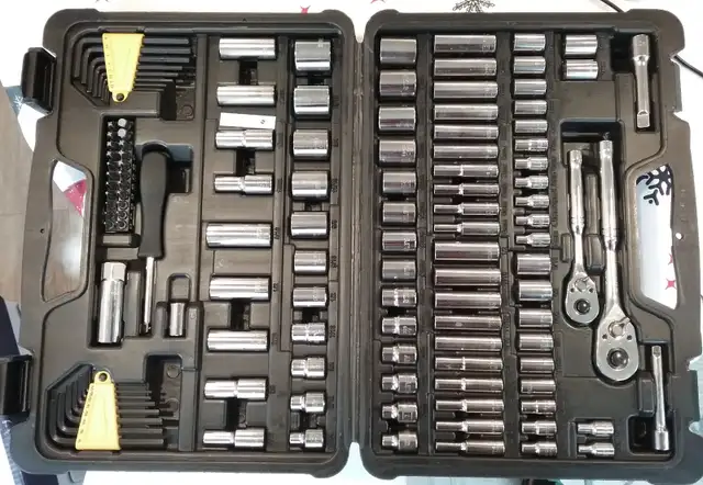 Stanley Mechanics Tool Set (123 pcs) NEW in Hand Tools in Oshawa / Durham Region - Image 3