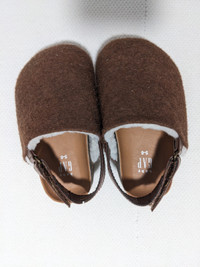 Slippers for toddler (size 5-6)