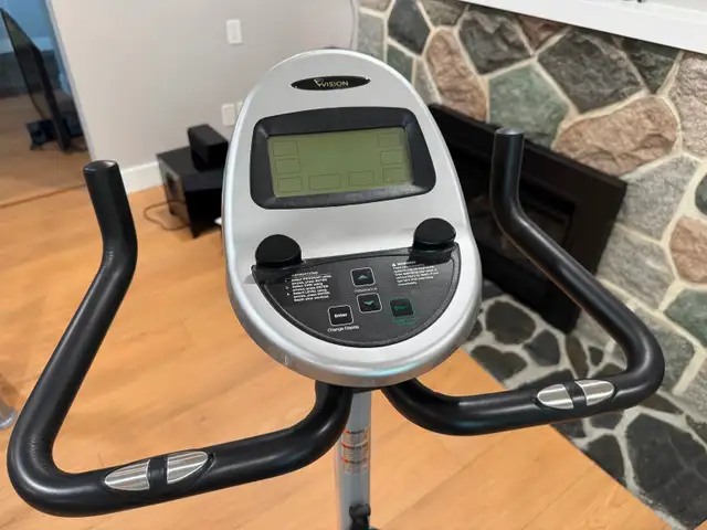 Programmable Exercise Bike in Exercise Equipment in North Shore - Image 3