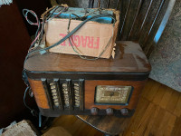 Antique short wave radio