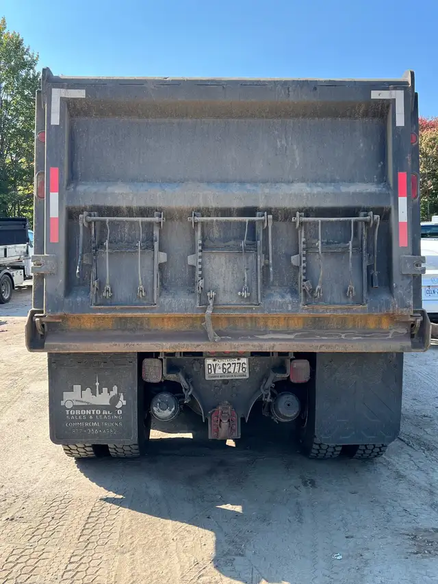 Sterling STE Dump Truck in Heavy Trucks in Muskoka - Image 5