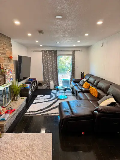 1 BR with large living all inclusive $1950