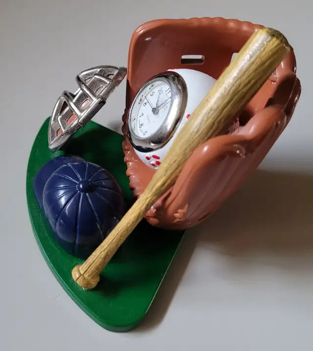 Vintage Baseball Diamond with Bat Glove Ball Mask Hat Desk Clock in Arts & Collectibles in Oshawa / Durham Region - Image 6
