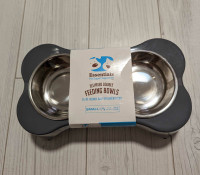 Double elevated pet feeding bowls