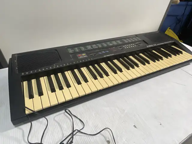 Kawai X30 Keyboard in Pianos & Keyboards in City of Montréal - Image 2