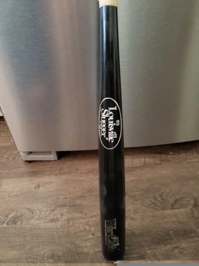 Louisville Slugger WAR CLUB Baseball Bat  in Baseball & Softball in Barrie - Image 3