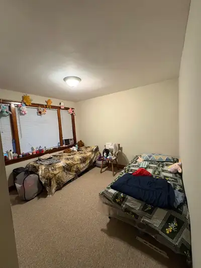 Shared Room for Rent – $324 466 Wellington Street North Bus #6 nearby Looking for one girl For detai...