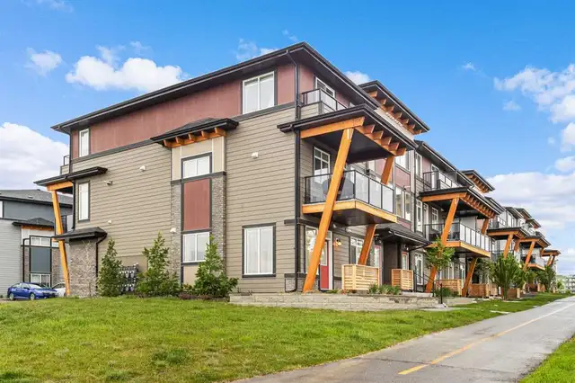 Newly Built Modern & Charming 1 BED/ 1 BATH TOWNHOUSE for rent