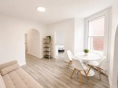 Stunning 4 Bedroom Apartment in Mile End | $2,400/month + 1 Month Free | Available now 4854 St-Urbai...