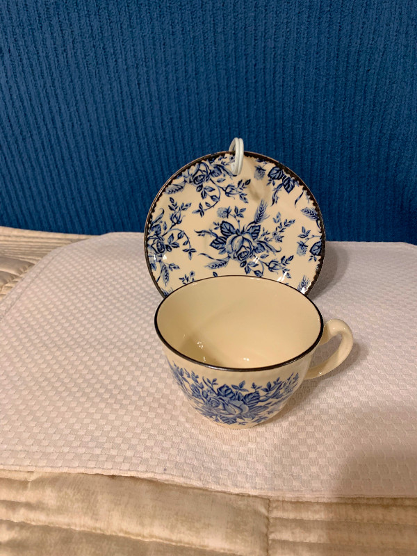 Vintage Wood and Sons - 3- Blue Rose tea cup & saucer $12.00 ea in Arts & Collectibles in Oshawa / Durham Region - Image 2