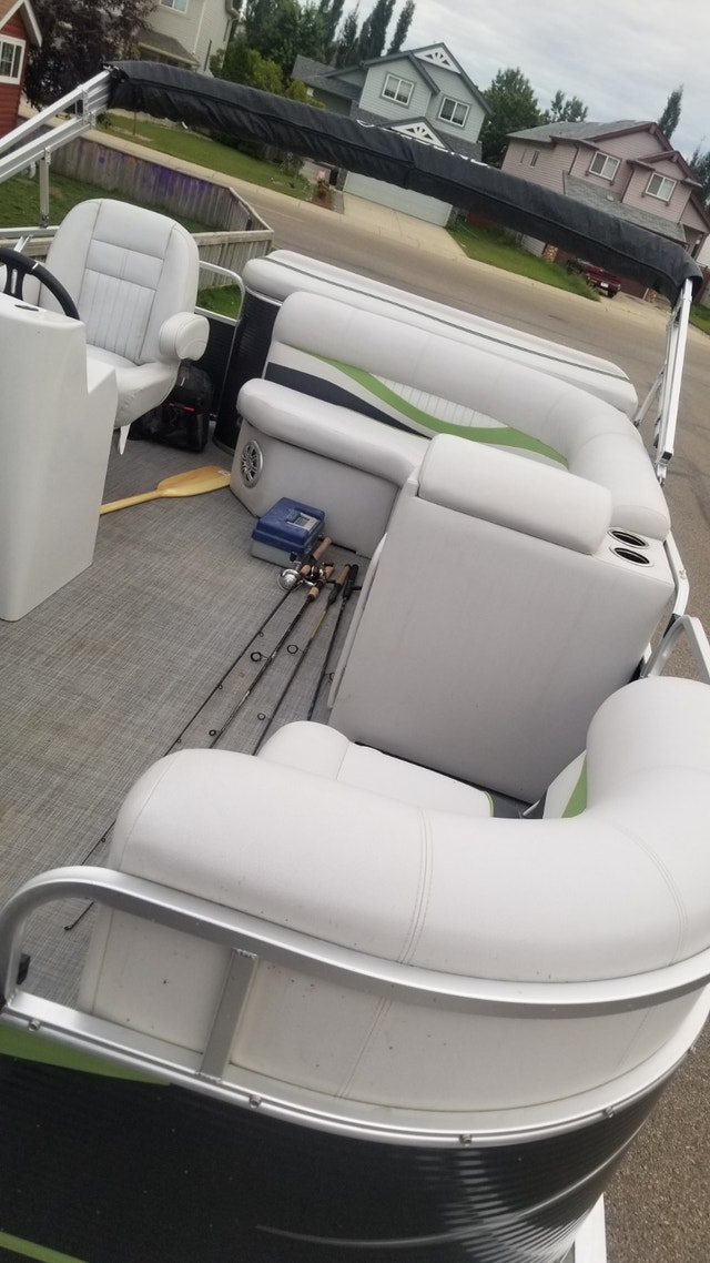 2018 legend splash plus pontoon boat Powerboats & Motorboats