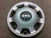 Deux Enjoliveurs VW 14" wheel caps, (2) Cap de roue Volkswagen