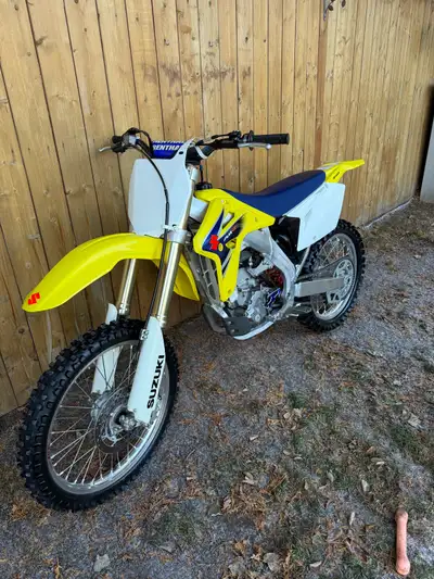 In Mint Condition, original tires, original plastics less then 10 hrs of use in must see condition,...